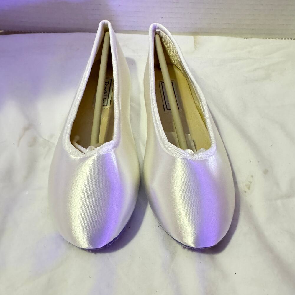TOUCH UPS SZ 2 Ballet Sippers - White Satin NWOT